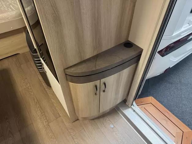 Hobby De Luxe 460 SFF