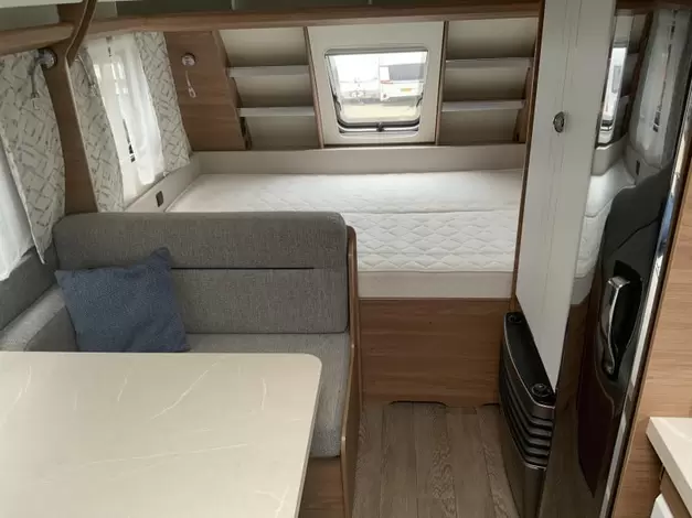 Hobby De Luxe 490 KMF