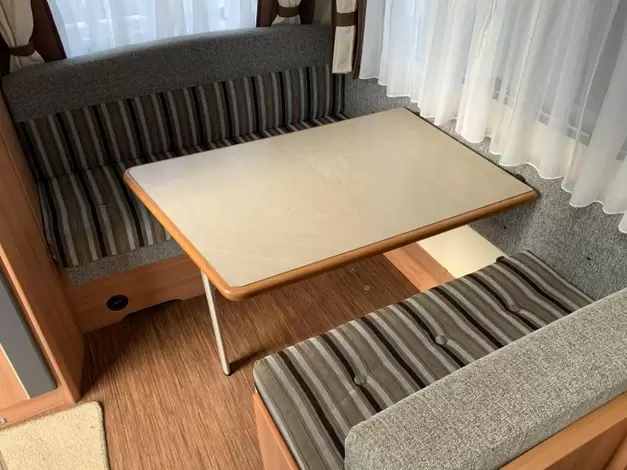 Hobby De Luxe 400 SF