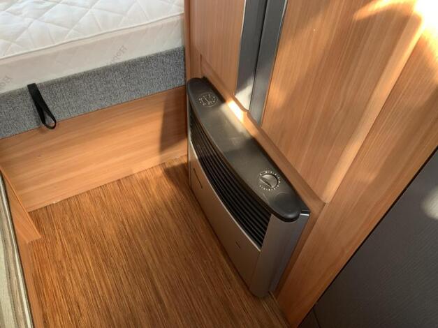 Hobby De Luxe 490 KMF