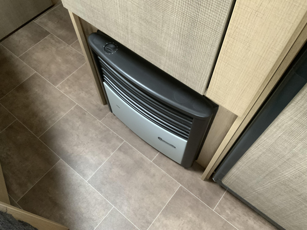 Bürstner Premio 485 TK Met hagelschade. (1059172)