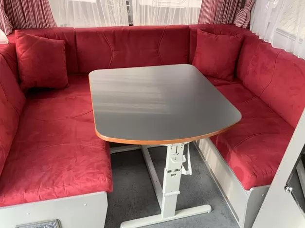 Kip Hyline 530 HYB Huisshow 16 t/m26 oktober