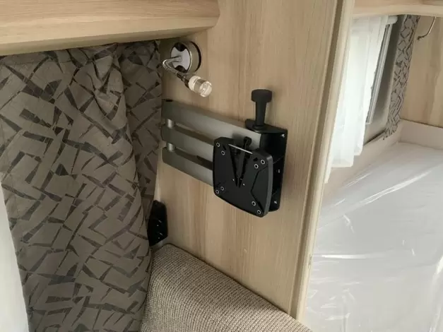 Hobby De Luxe 400 SFE