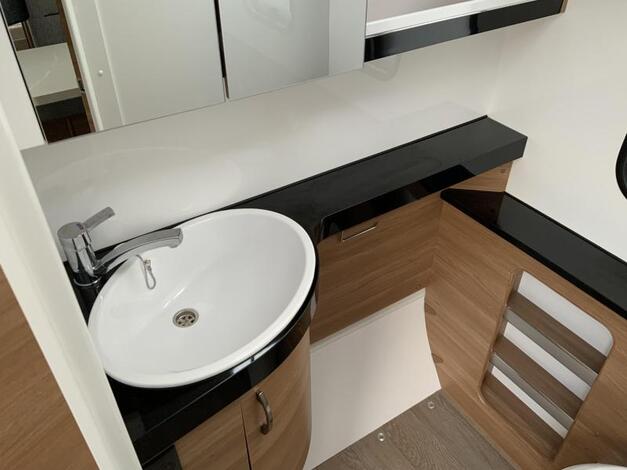 Hobby De Luxe 460 SFF Hemelvaartsdag open