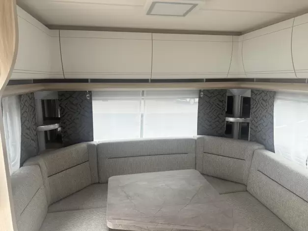 Hobby De Luxe 495 UL