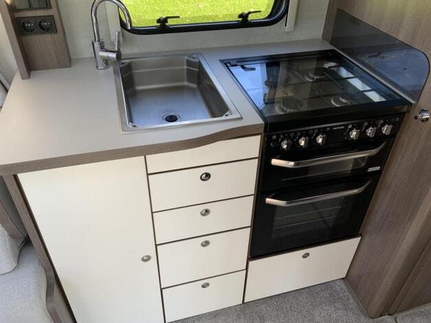 Elddis Affinity 574 Hemelvaartsdag open