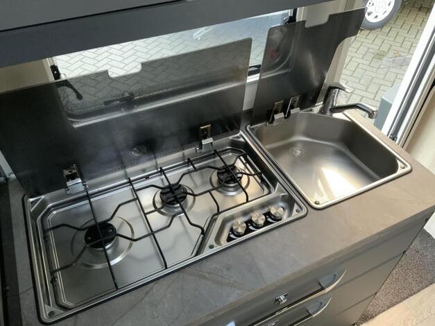 Hobby De Luxe 495 UL 2e paasdag open