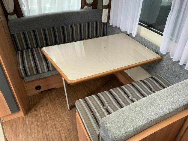 Hobby De Luxe 400 SF