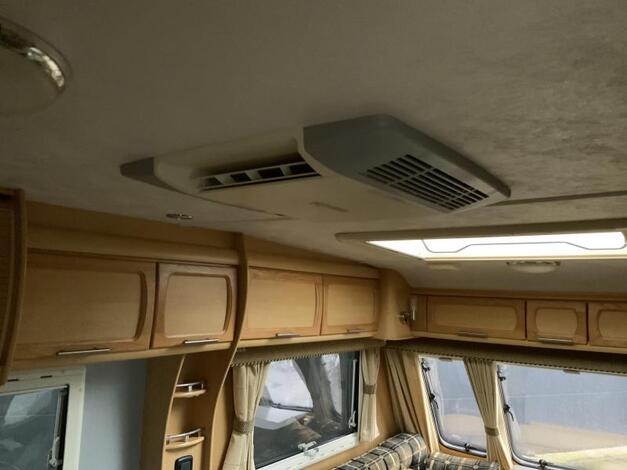 Elddis Crusader Hurricane 470 MOVER - OVEN - AIRCO