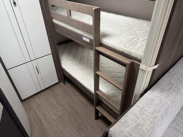 Hobby Excellent Edition 545 KMF