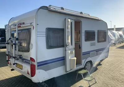 Hobby De Luxe 450 UF Zondag 8 februari open