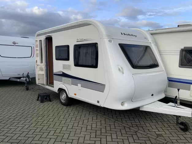 Hobby De Luxe 400 SF