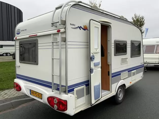 Hobby De Luxe 400 SB