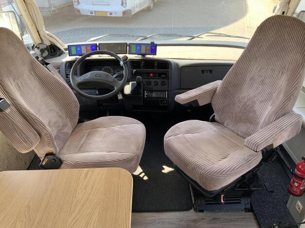 Hymer B654