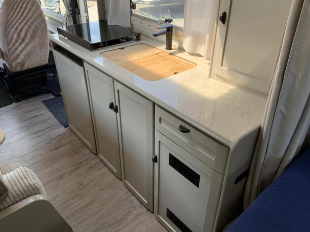 Hymer B654