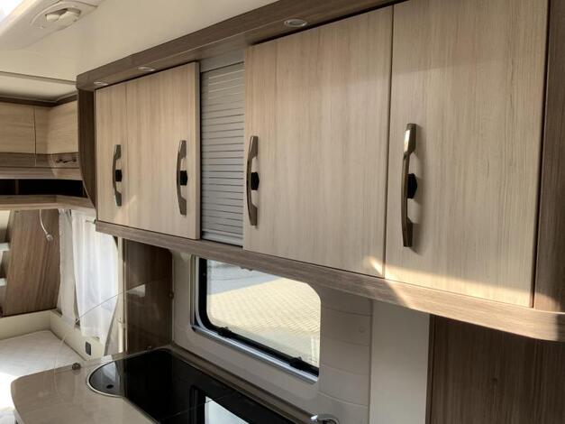 Hobby De Luxe 440 SF