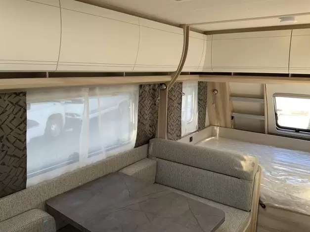 Hobby De Luxe 490 KMF Huisshow 16 t/m26 oktober