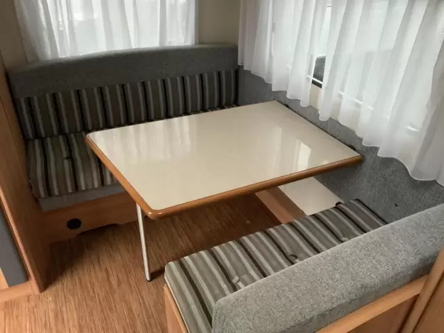 Hobby De Luxe 400 SF