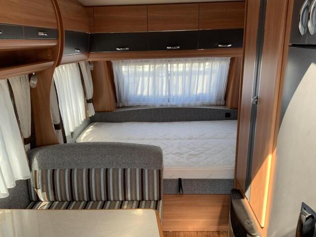 Hobby De Luxe 490 KMF