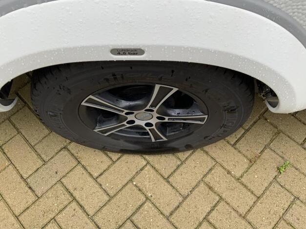 Hobby De Luxe 560 KMFE