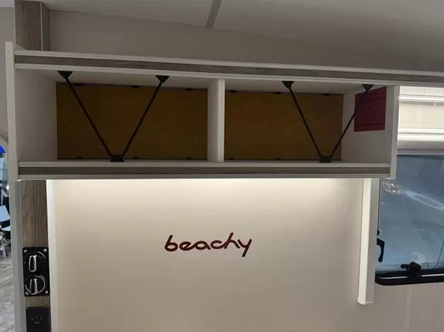 Hobby Beachy 420 + Huisshow 16 tm 26 okt