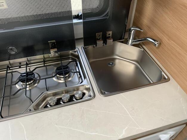 Hobby De Luxe 460 LU