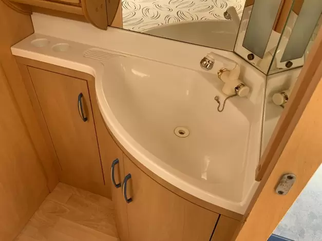 Hobby De Luxe 400 SFE