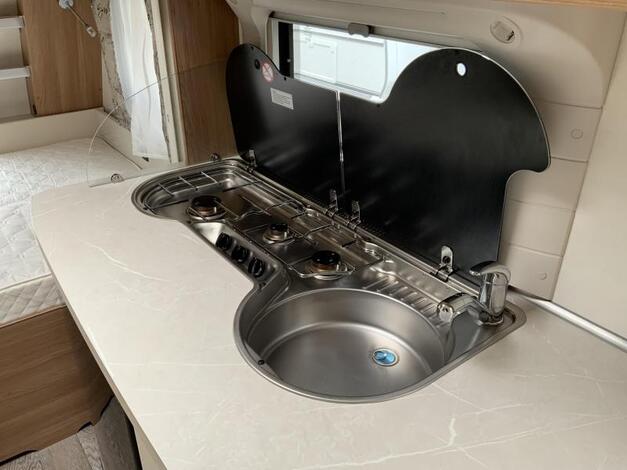 Hobby De Luxe 440 SF