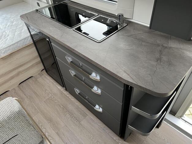 Hobby De Luxe 440 SF