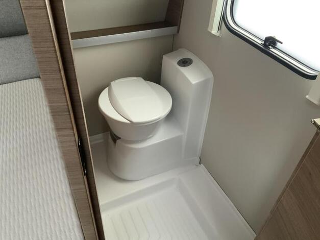 Knaus Sport E-Power Selection 450 FU