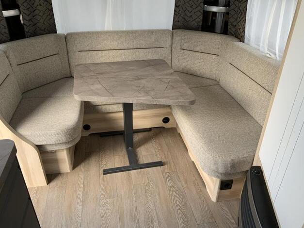 Hobby De Luxe 495 UL