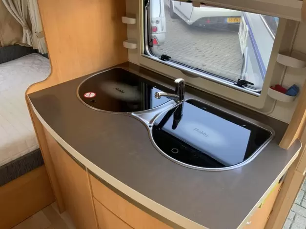 Hobby De Luxe 400 SF