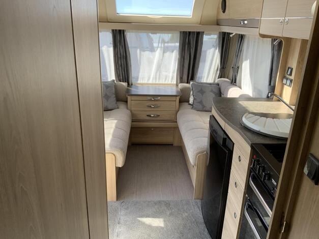Elddis Avante 550