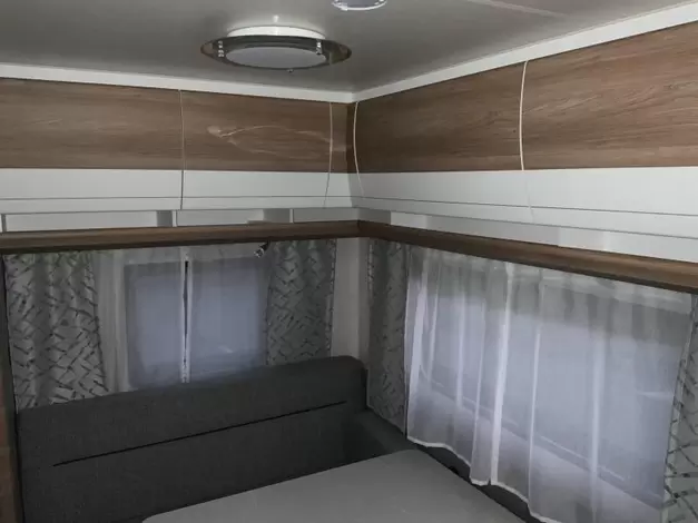 Hobby De Luxe 440 SF