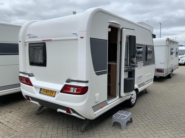 Hobby De Luxe 440 SF