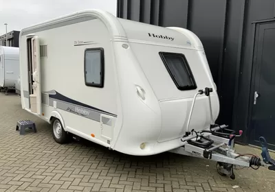 Hobby De Luxe 400 SFE