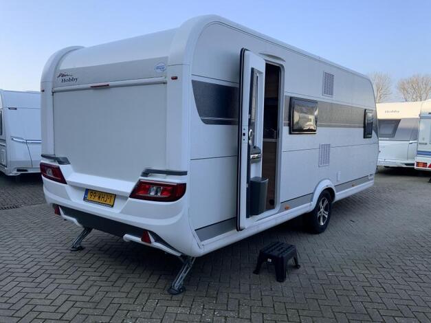 Hobby De Luxe 560 KMFE Hemelvaartsdag open
