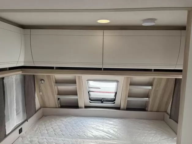 Hobby De Luxe 490 KMF