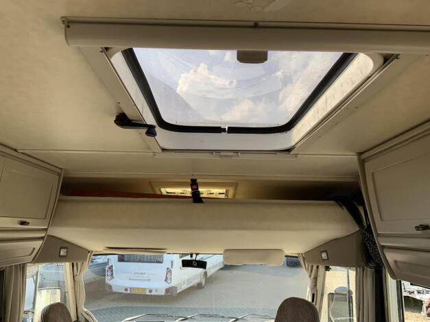 Hymer B654