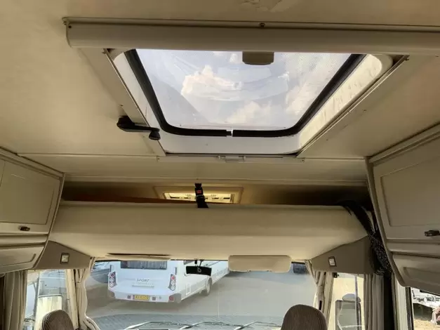 Hymer B654