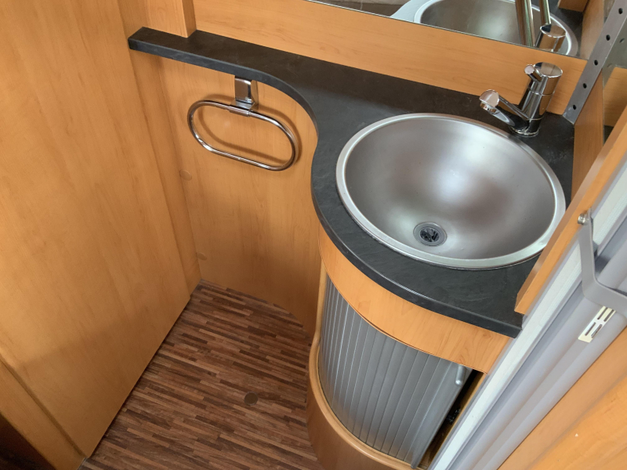 Eriba Living Pulse 465 Met lichte hagelschade. (1059177)
