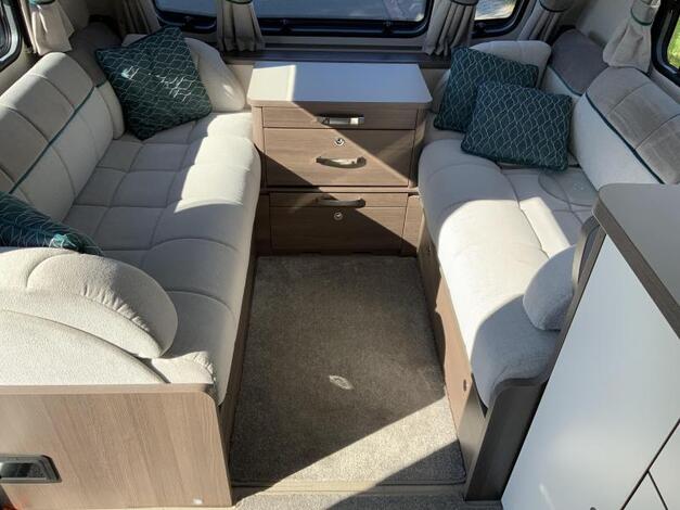 Elddis Affinity 574 Hemelvaartsdag open