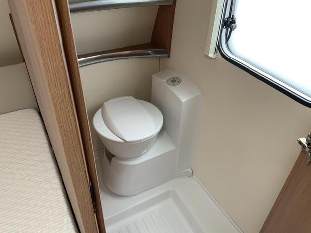 Knaus Sport 450 FU