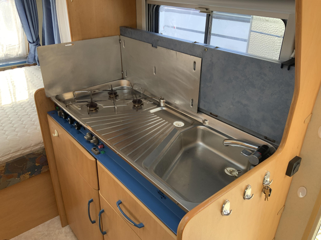 Hobby De Luxe 400 SF (1048100)