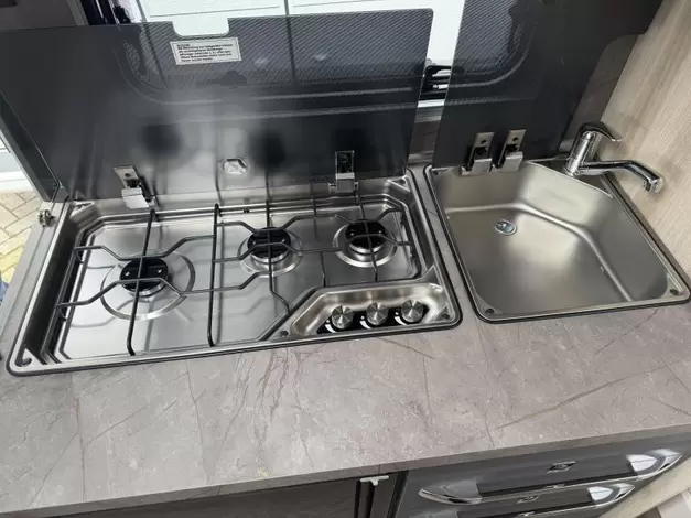 Hobby De Luxe 460 LU