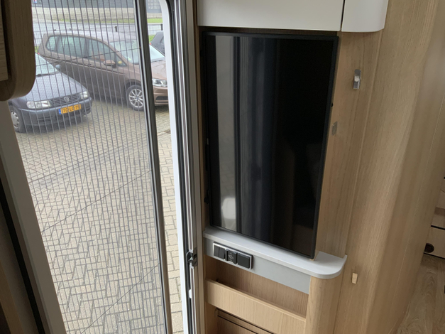 Hymer B-MCT 600 White-Line (1038931)