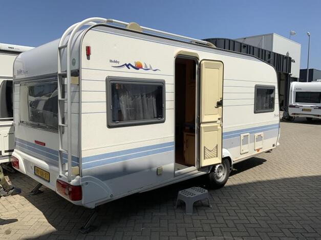 Hobby De Luxe 495 UF
