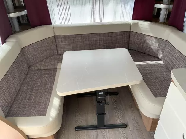 Hobby De Luxe 460 UFE Huisshow 16 t/m26 oktober