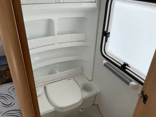 Hobby De Luxe 400 SFE