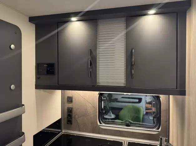 Hobby De Luxe 460 SFF